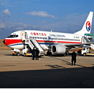 青山机场托运航空快运业稳步发展的原因是什么？